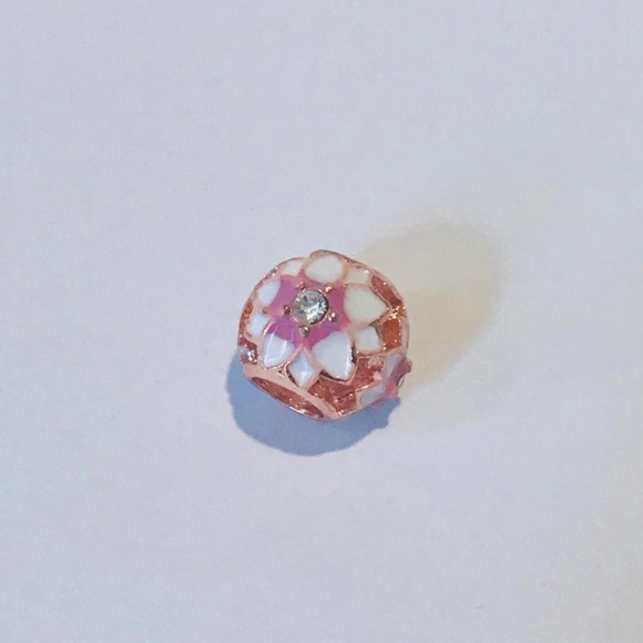 Pink flower charm - Picture 2 of 2